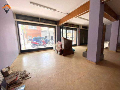 LOCAL COMERCIAL LUMINOSO Y BIEN UBICADO EN BARBERÀ DEL VALLÈS!!