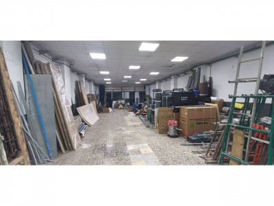 LOCAL DE 200M² DIAFANO!!