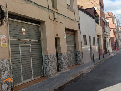 LOCAL DIAFANO CON VADO IDEAL ALMACEN O GARAJE!!