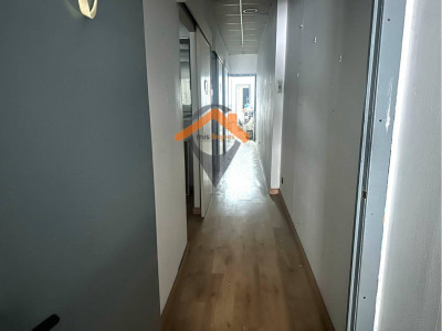 Local en Alquiler en el CENTRO de 113m2 todo en planta!!