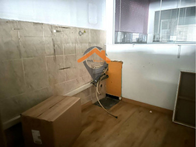 Local en Alquiler en el CENTRO de 113m2 todo en planta!!