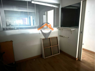 Local en Alquiler en el CENTRO de 113m2 todo en planta!!