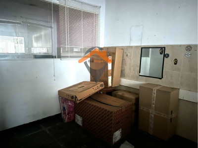 Local en Alquiler en el CENTRO de 113m2 todo en planta!!