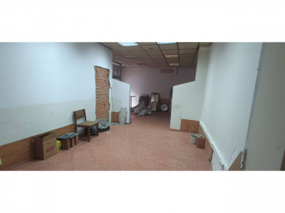 Local en alquiler junto Av. Matadepera.