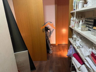 LOCAL EN VENTA EN EL CENTRO CON POSIBILIDAD DE HACERLO VIVIENDA!