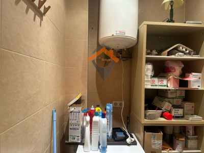 LOCAL EN VENTA EN EL CENTRO CON POSIBILIDAD DE HACERLO VIVIENDA!