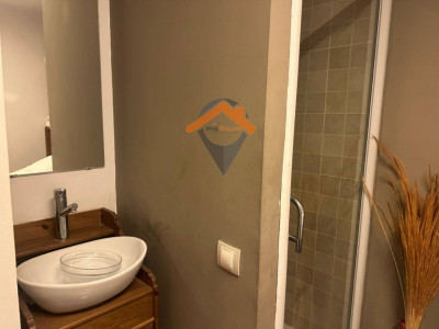 LOCAL EN VENTA EN EL CENTRO CON POSIBILIDAD DE HACERLO VIVIENDA!