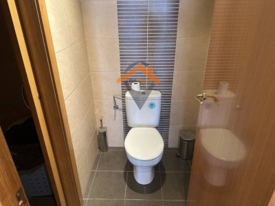 LOCAL EN VENTA EN EL CENTRO CON POSIBILIDAD DE HACERLO VIVIENDA!
