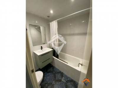 LUMINOSO PISO REFORMADO CON BALCON EN EXCELENTE UBICACION