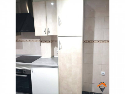 Luminoso piso reformado con BALCON en excelente ubicación!!!