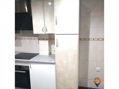 Luminoso piso reformado con balcón en excelente ubicación