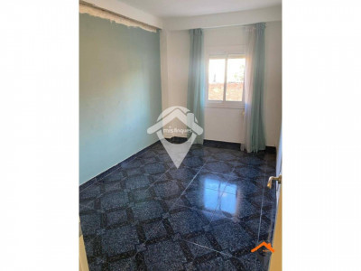 LUMINOSO PISO REFORMADO CON BALCON EN EXCELENTE UBICACION