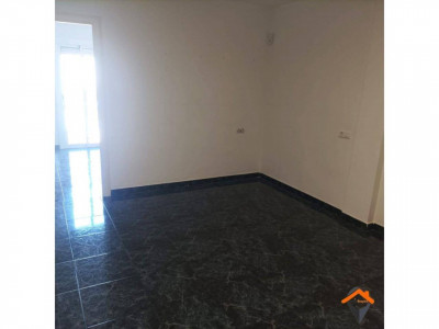 Luminoso piso reformado con BALCON en excelente ubicación!!!