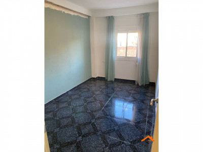 Luminoso piso reformado con balcón en excelente ubicación