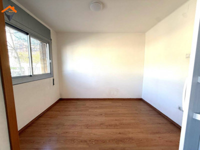 LUZ y UBICACIÓN PERFECTA EN CREU DE BARBERÀ!