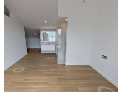 OBRA NUEVA  ¡CASA UNIFAMILIAR EN VILADECAVALLS! 