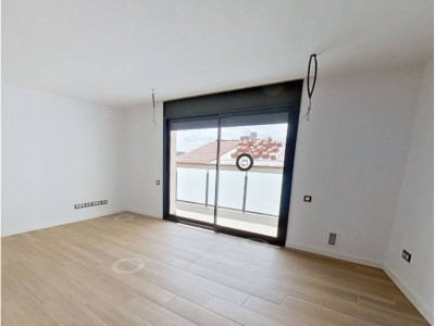 OBRA NUEVA  ¡CASA UNIFAMILIAR EN VILADECAVALLS! 