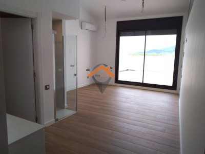 OBRA NUEVA  ¡CASA UNIFAMILIAR EN VILADECAVALLS! 