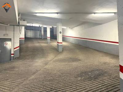 ¡OLVÍDATE DE BUSCAR APARCAMIENTO EN CREU DE BARBERÁ! PLAZA AMPLIA Y DE FÁCIL ACCESO!