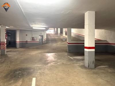 ¡OLVÍDATE DE BUSCAR APARCAMIENTO EN CREU DE BARBERÁ! PLAZA AMPLIA Y DE FÁCIL ACCESO!