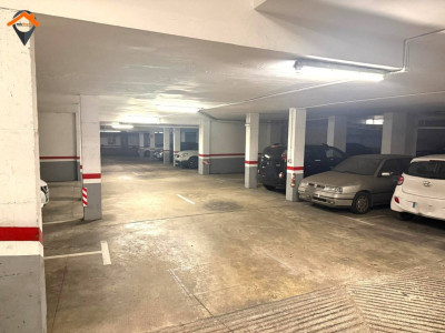 ¡OLVÍDATE DE BUSCAR APARCAMIENTO EN CREU DE BARBERÁ! PLAZA AMPLIA Y DE FÁCIL ACCESO!