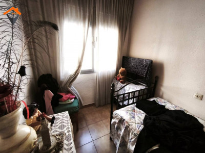 ¡OPORTUNIDAD EN LES TERMES! PISO SOLEADO DE 3 HABITACIONES PARA ENTRAR A VIVIR!! 