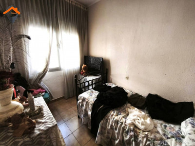 ¡OPORTUNIDAD EN LES TERMES! PISO SOLEADO DE 3 HABITACIONES PARA ENTRAR A VIVIR!! 