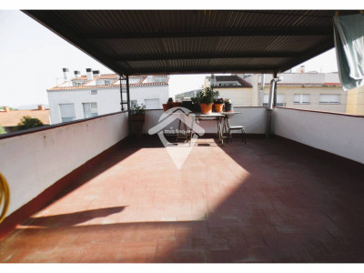 OPORTUNIDAD ¡¡¡¡GRAN CASA EN POBLE SEC-SANT QUIRZE DEL VALLES