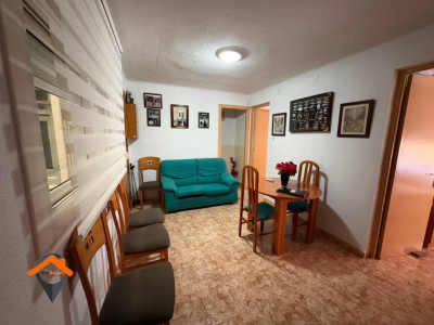 OPORTUNIDAD!!! PISO DE 2 HABITACIONES (ANTES 3) REFORMADO Y CON ASCENSOR!!!