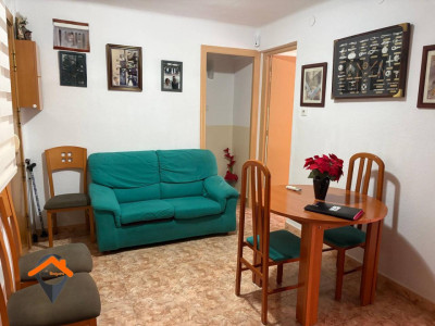 OPORTUNIDAD!!! PISO DE 2 HABITACIONES (ANTES 3) REFORMADO Y CON ASCENSOR!!!