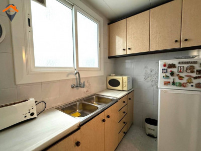 PISO CON BALCÓN, 3 HABITACIONES Y EXCELENTE UBICACIÓN CON TODOS LOS SERVICIOS A PIE DE CALLE!!