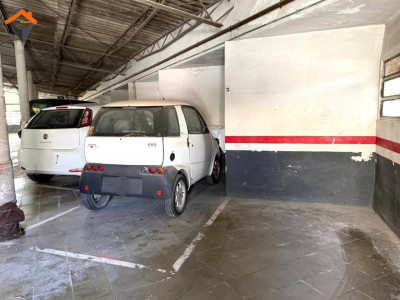 PISO CON BALCÓN, 3 HABITACIONES Y EXCELENTE UBICACIÓN CON TODOS LOS SERVICIOS A PIE DE CALLE!!