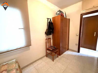 PISO CON BALCÓN, 3 HABITACIONES Y EXCELENTE UBICACIÓN CON TODOS LOS SERVICIOS A PIE DE CALLE!!