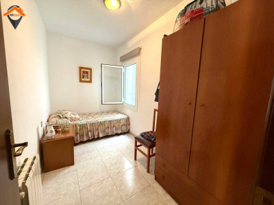 PISO CON BALCÓN, 3 HABITACIONES Y EXCELENTE UBICACIÓN CON TODOS LOS SERVICIOS A PIE DE CALLE!!