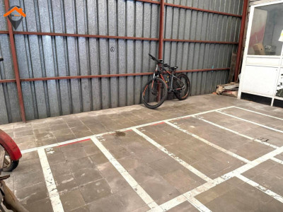 PISO CON BALCÓN, 3 HABITACIONES Y EXCELENTE UBICACIÓN CON TODOS LOS SERVICIOS A PIE DE CALLE!!