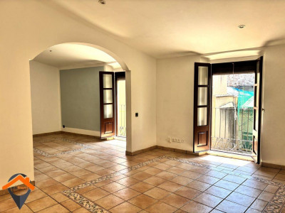PISO CON ENCANTO HISTÓRICO EN EL CENTRO DE SABADELL!!! 