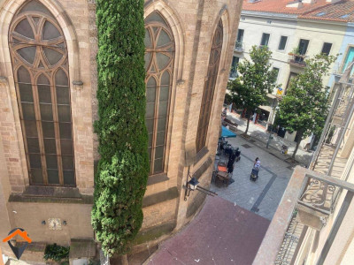 PISO CON ENCANTO HISTÓRICO EN EL CENTRO DE SABADELL!!! 