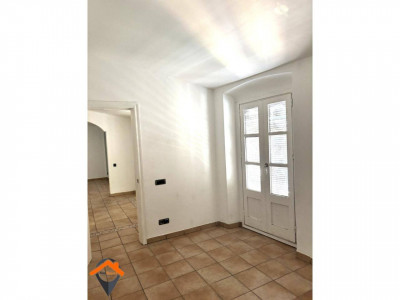 PISO CON ENCANTO HISTÓRICO EN EL CENTRO DE SABADELL!!! 