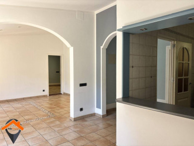 PISO CON ENCANTO HISTÓRICO EN EL CENTRO DE SABADELL!!! 