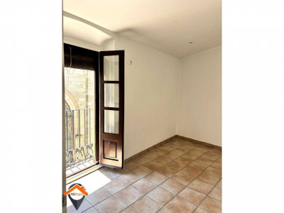 PISO CON ENCANTO HISTÓRICO EN EL CENTRO DE SABADELL!!! 