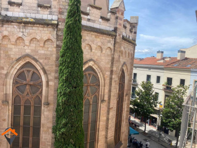PISO CON ENCANTO HISTÓRICO EN EL CENTRO DE SABADELL!!! 