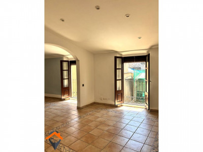 PISO CON ENCANTO HISTÓRICO EN EL CENTRO DE SABADELL!!! 