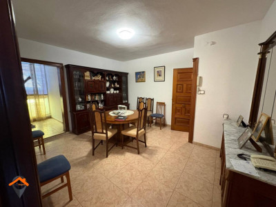 PISO CON SOLO UN VECINO, CON ENTRADA INDEPENDIENTE Y TERRAZA!!!
