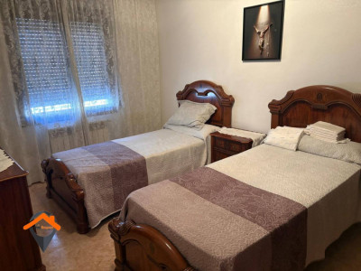 PISO CON SOLO UN VECINO, CON ENTRADA INDEPENDIENTE Y TERRAZA!!!