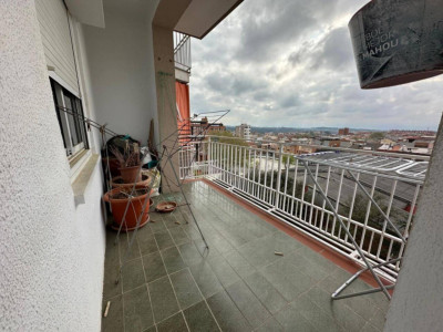 PISO DE 103m² CON 4 HABITACIONES, BALCON Y ASCENSOR!