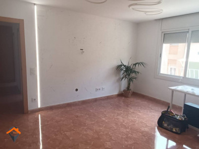 PISO DE 3 HABITACIONES ( ANTES 4 ) TODO REFORMADO!!