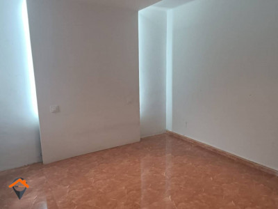 PISO DE 3 HABITACIONES ( ANTES 4 ) TODO REFORMADO!!