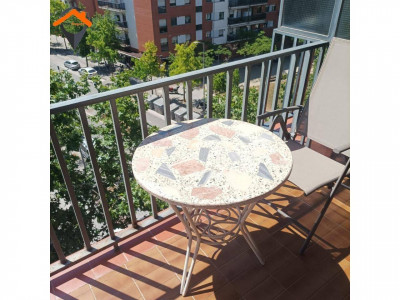 PISO DE 4 HAB. ZONA RDA. PAU VILA