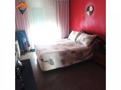 PISO DE 4 HAB. ZONA RDA. PAU VILA