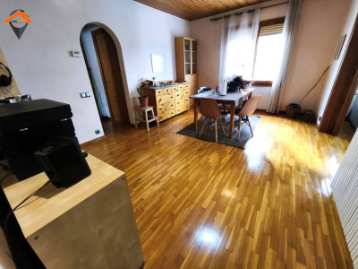 PISO DE 4 HABITACIONES CON CHIMENEA Y ALTILLO EN EIXAMPLE DE SABADELL!!! 